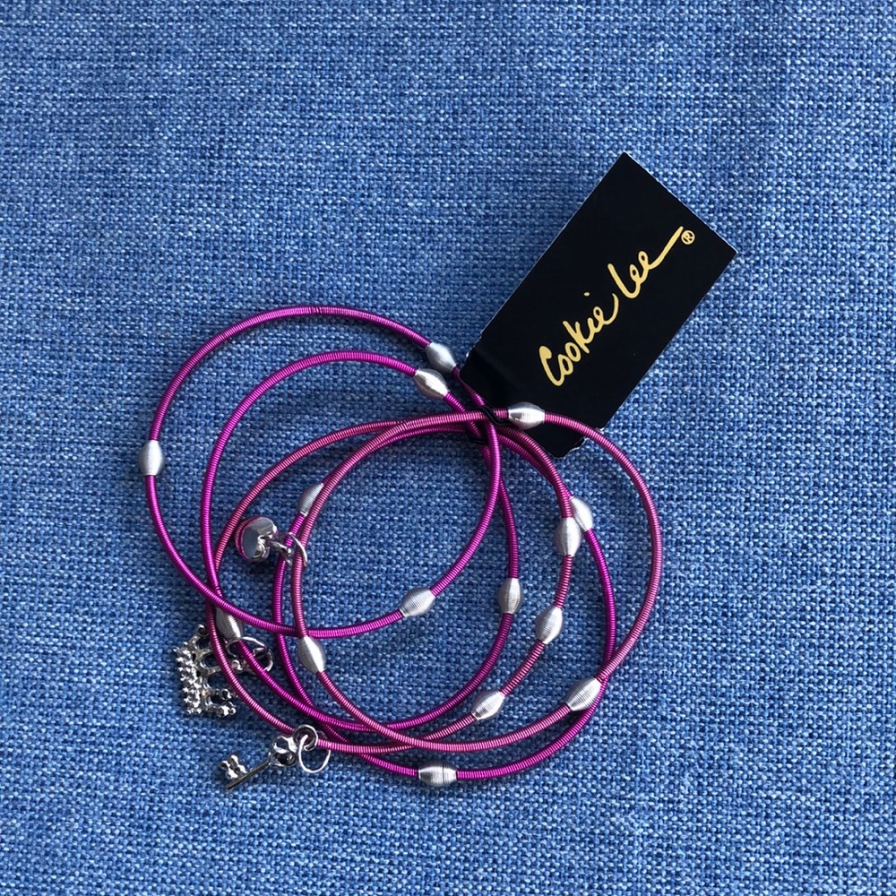 💖Cookie Lee Girls stretchable bracelet with charms💖